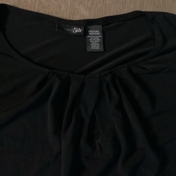East 5th Black Keyhole Top Size Medium - Picture 3 of 9